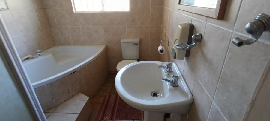 4 Bedroom Property for Sale in Ferreira Free State